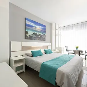 https://new-apartment-on-the-first-line-las-canteras.in-canary-islands.com